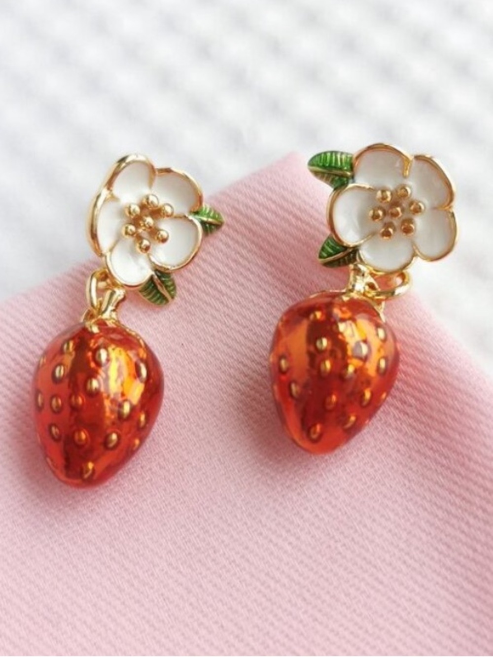 🍓♠️ Kate Spade “Picnic Perfect” strawberry earrings!!!
